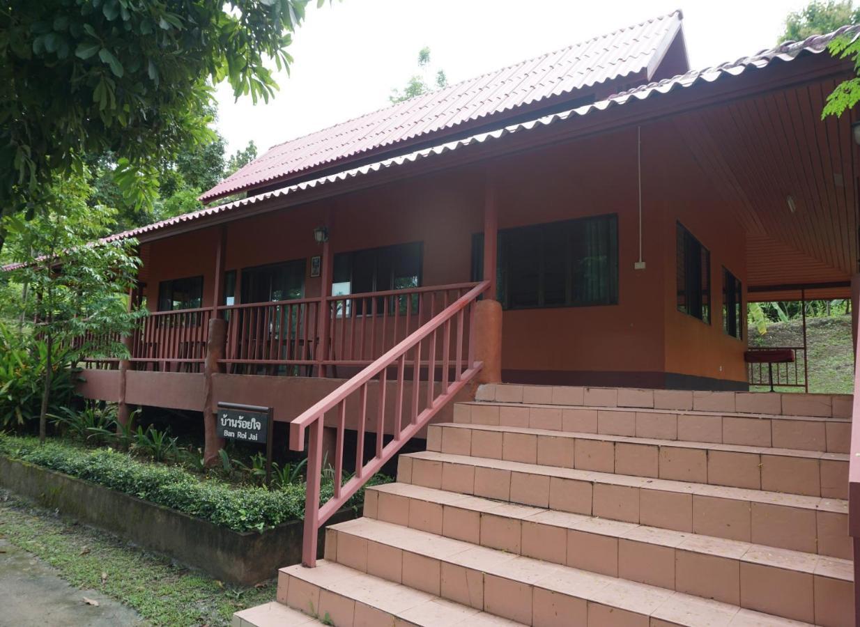 Ban Rai Tin Thai Ngarm Eco Lodge Mae Rim Exteriör bild
