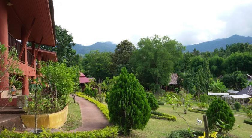 Ban Rai Tin Thai Ngarm Eco Lodge Mae Rim Exteriör bild